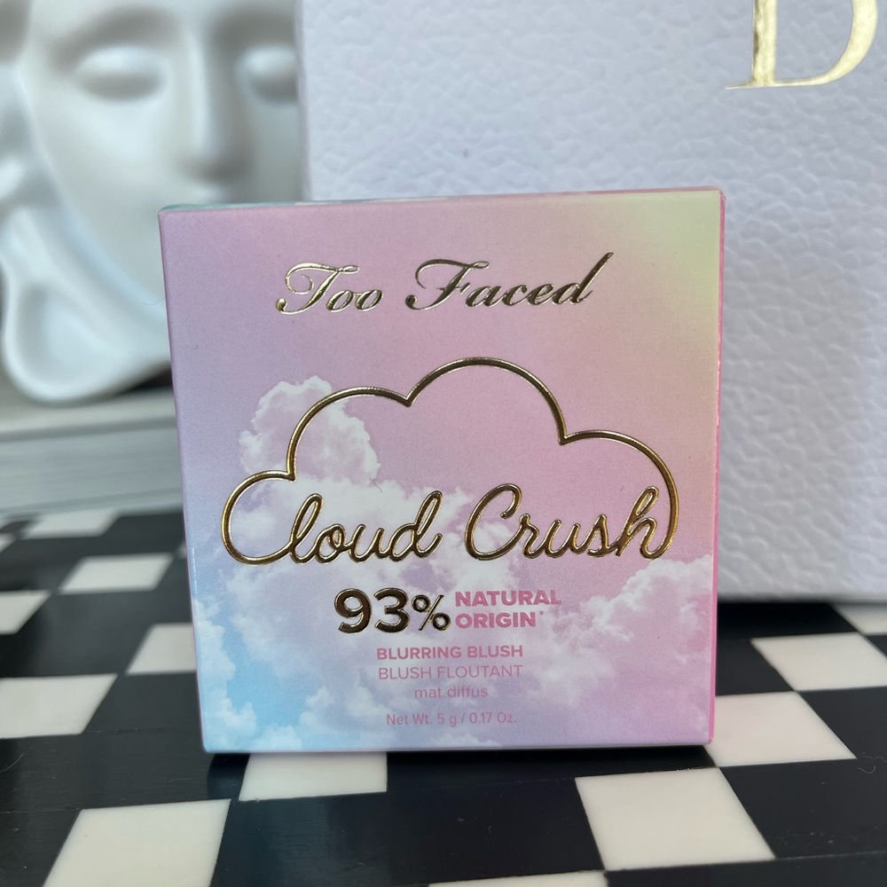 Too Faced Cloud Crush blush in Candy Clouds - Picture 4 of 5